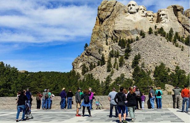 Mount Rushmore Memorial Shared Tour from Rapid City, South Dakota