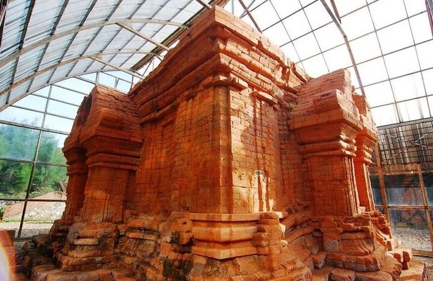 Hue: Visit An Bang - The City Of Ghosts