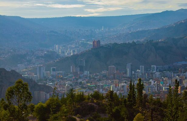 Sunrise Hike in Auquisamaña Park