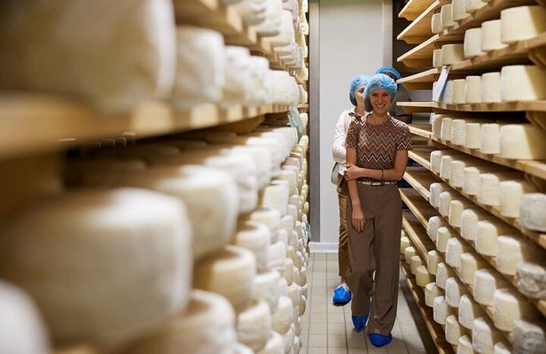 Visit the most famous dairy in the hills of Prosecco DOCG!