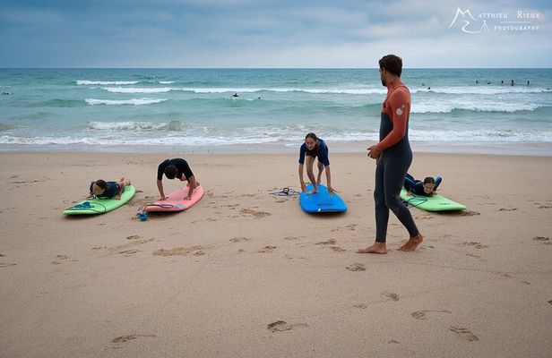 Surf lessons beginners in the Basque Country