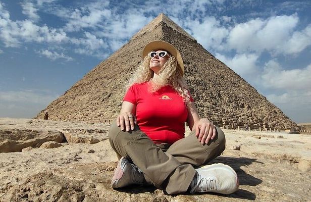 Cairo VIP Tour: Pyramids, Sphinx, Grand Egyptian Museum & Bazaar