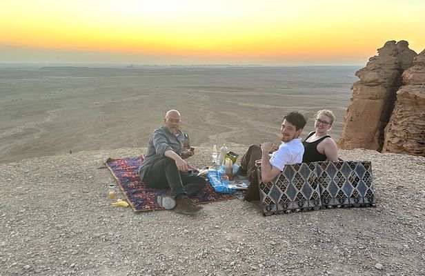 Premier Private Edge of The World Tour in Riyadh: Sunrise/Sunset