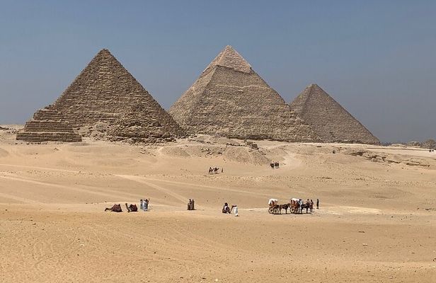 Private Tour: Giza Pyramids & Grand Egyptian Museum (GEM)
