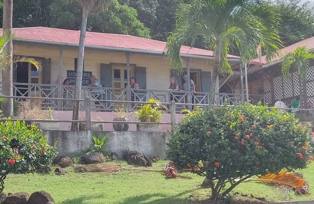 Death in Paradise, Catherine’s Bar Cuisine & Botanical Garden