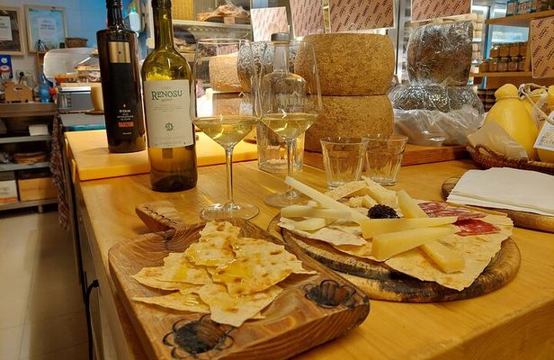 Cagliari: A Full Meal Sardinian Food Tour with Do Eat Better