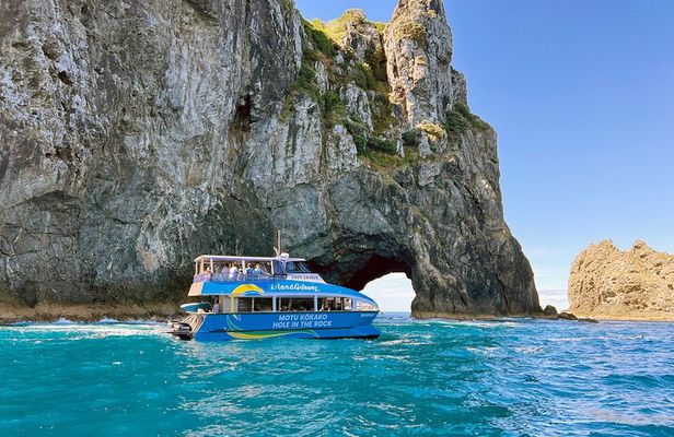 Shore Excursion: Hole in the Rock Cruise with Island stopover