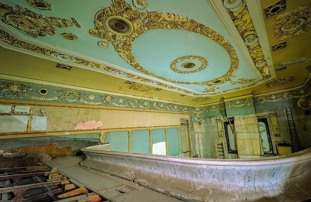 Art Nouveau Cinema - Tbilisi's Forgotten Apollo - Urbex Tour