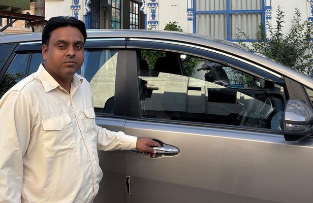 One-Way Transfers assistance Agra to Jaipur Drop with stops