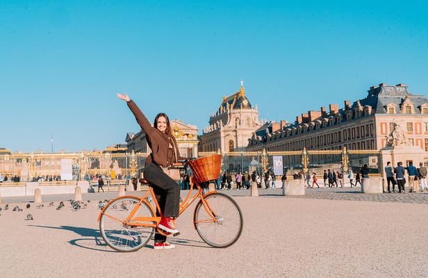 Versailles Bike Tour with Market, Gardens & Guided Palace Tour
