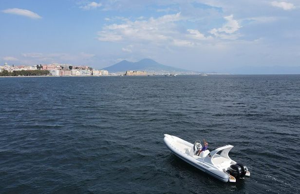 Boat Rental to Explore the Gulf of Naples