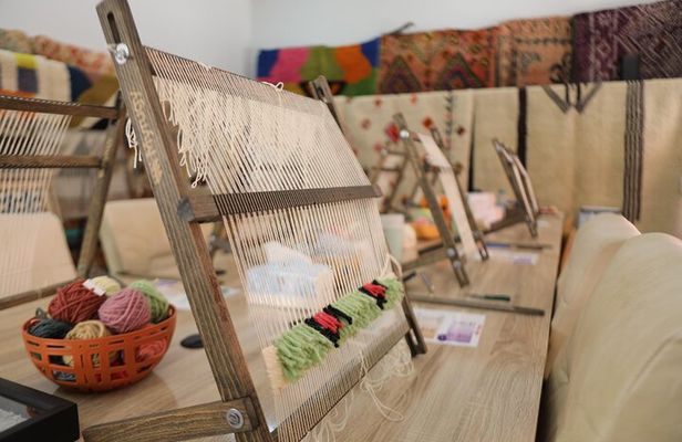 Myrugy-Small Group Rug Making Workshop in Marrakech with Licensed
