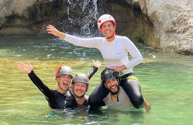 Full Day Tour to Wadi Mibam and Bimmah Sink Hole 