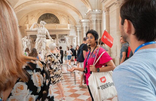 Semi-Private Paris: Louvre Entry + Guided Montmartre & City Walks