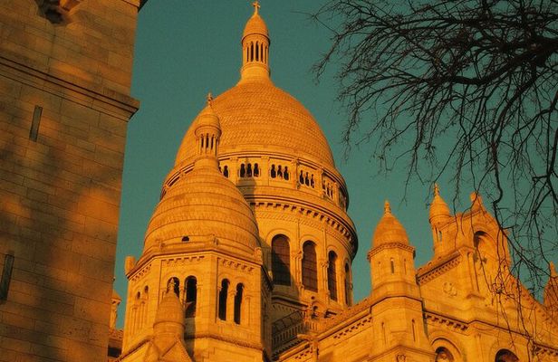 Montmartre Hidden Gems and Scenic Highlights Walking Tour