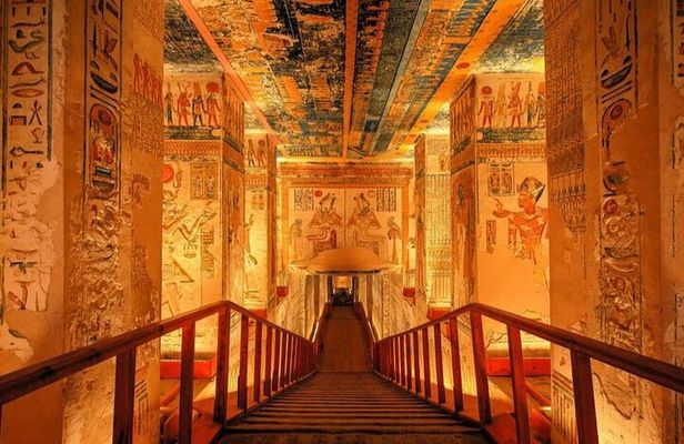 private Full Day Guided Tour to West Luxor Tombs and Temples