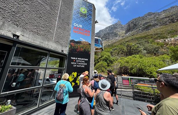 Table Mountain Tour with Round Trip Transfers