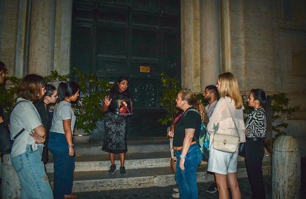 Mysterious Ghost Tour at Heart of Rome