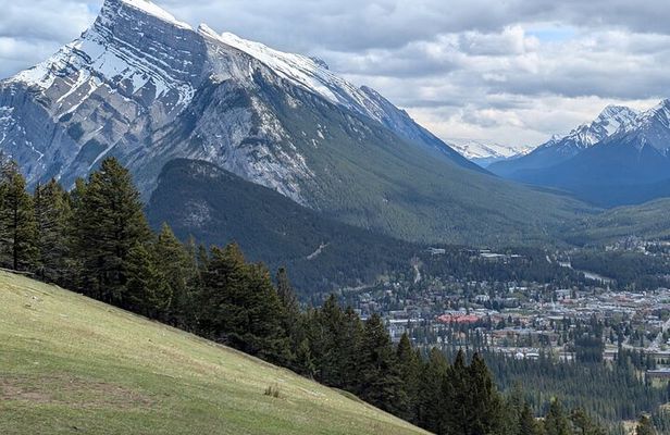 1 Day Banff Private Minibus Lakes Louise Moraine Johnston Canyon