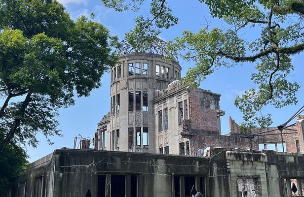 Hiroshima Bike Tour with Lunch