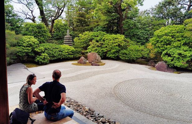 Kyoto: Zen and Art at Tranquil Kennin-ji Temple
