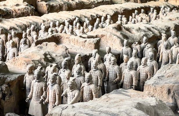 Xi’an Terracotta Warriors, City Wall and Tuktuk Food Tour