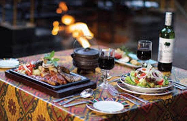 Victoria Falls: Boma Dinner and Drum Show