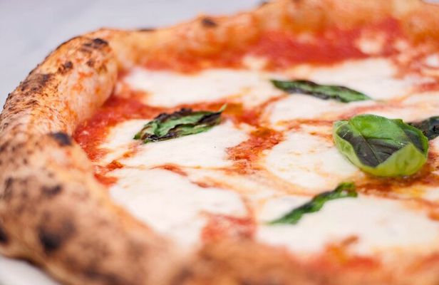 Pizza & Dessert Experience in Rome (Includes 3-Course Meal)