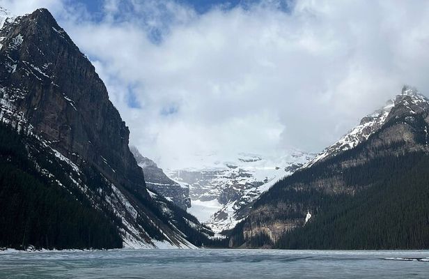 1 Day of Banff Viewpoints Lakes Bow Valley in Private Custom Tour