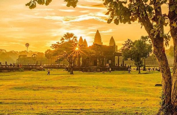 Full Day Temple Tour with Angkor Wat Sunrise 
