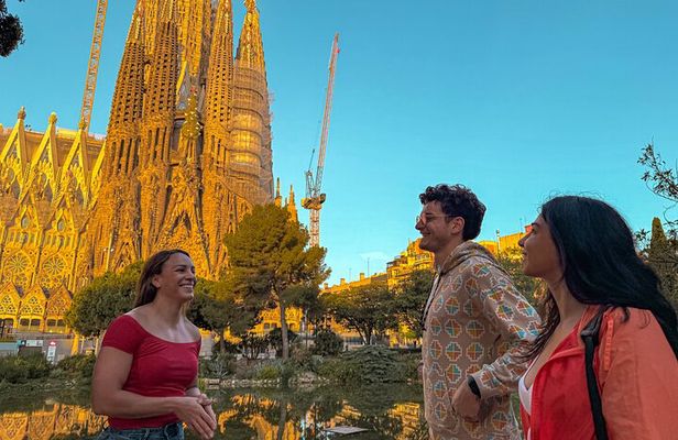 Sunrise Bike Tour: Barcelona Before the Crowds