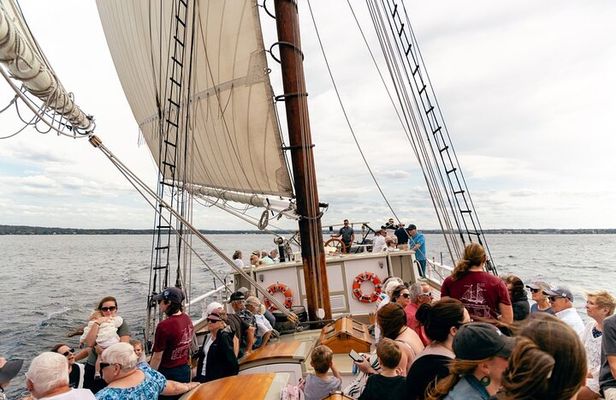 Manitou Evening Sail Experience