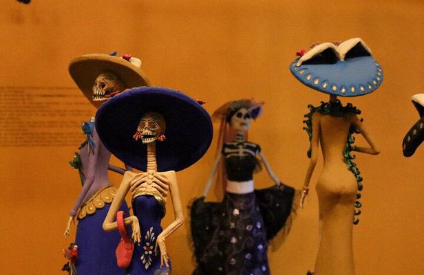 Christ the King, Traveling Mummies VS El Santo and Catrinas