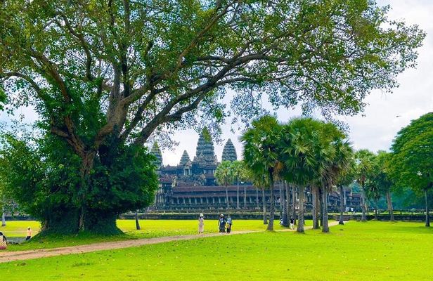 Full Day Angkor Temples Tour with Sunset