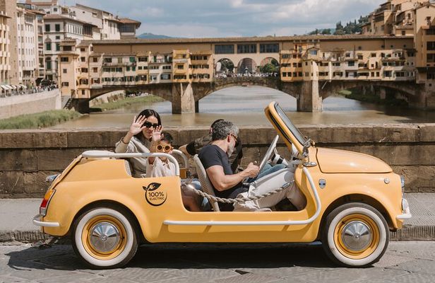 Discover Florence city center on e-cabriot fiat 500