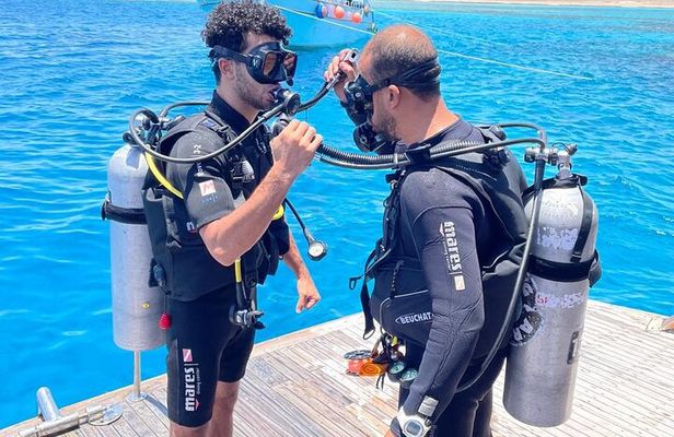 PADI Open Water Diver Course Hurghada – English & German &French 