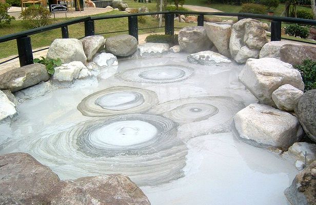 Steam-filled Streets: A Scenic Stroll in Kannawa