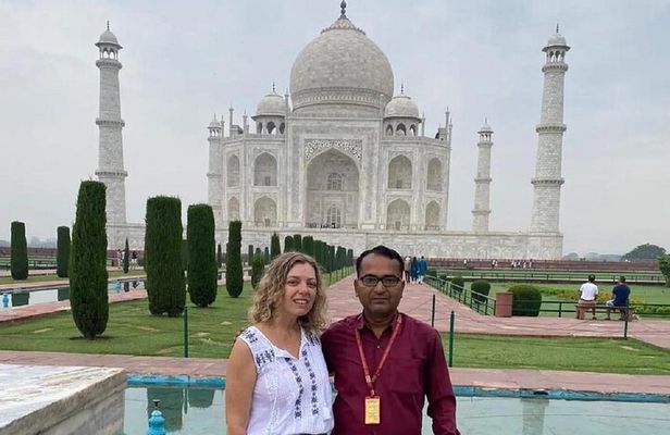 Agra Skip the Line Taj Mahal and Agra Fort Private Tour