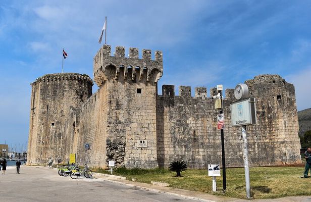 Blue Line Historical Tour from Split