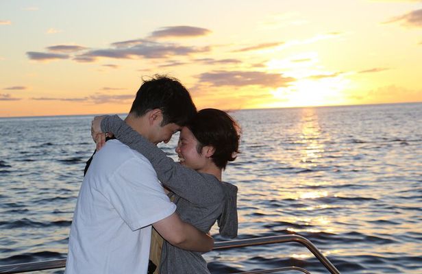 Oahu: 3.5 hour Private Sunset Cruise with Cocktails From Ko Olina
