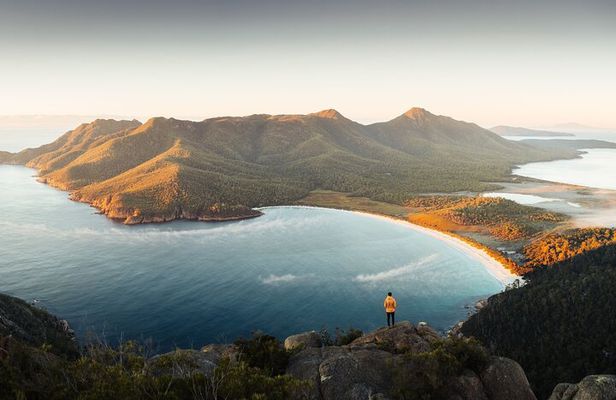 A Day in Wineglass Bay - Launceston to Hobart 