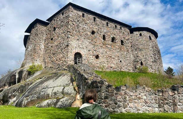 Stones & Slices: Raasepori Castle Ruins, Ekenäs Old Town & Pizza