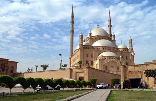 Full day Tour on Egyptian Museum Ancient Egypt and Citadel