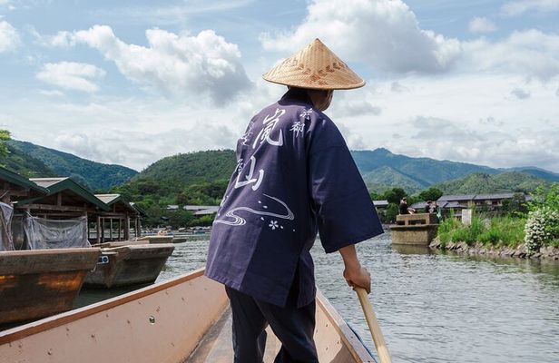 Kyoto Private boat tour with music hosted by former Maiko