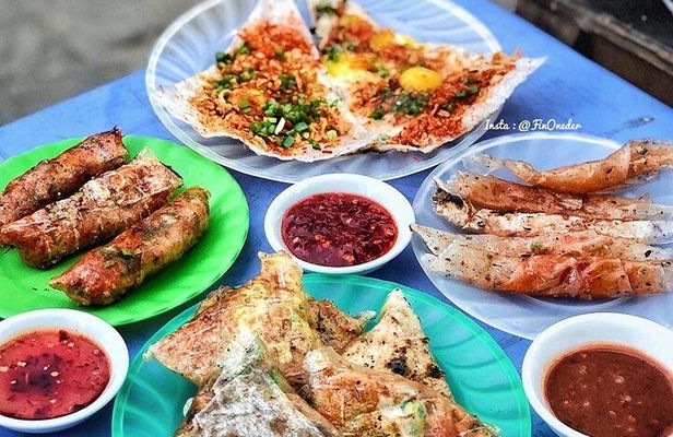 Da Nang Local Street Food Private Tour With Optional Evening Show