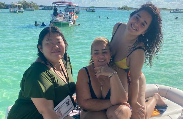 Pontoon Private Tour of the Seven Colors Lagoon