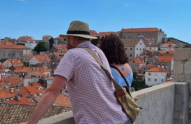 Dubrovnik Romantic Walking Tour for Couples with Love Museum