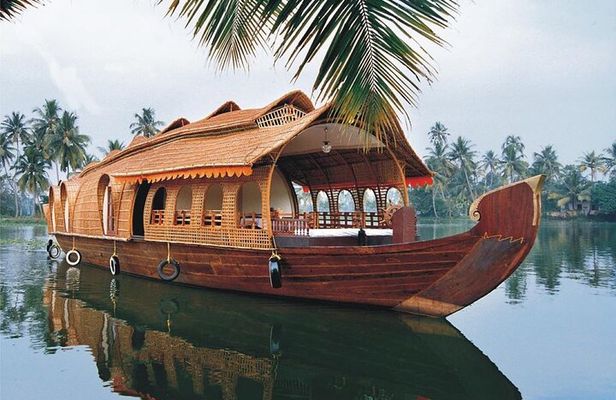 Nature Beauty, Backwater of Kerala Tour (05 Nights - 06 Days)