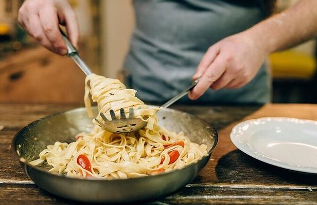 Venice Cooking Class in Mestre Pasta and Tiramisu Wine