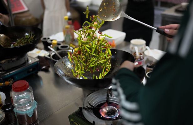 Private Chengdu Dining Experience in Chilli Cool House